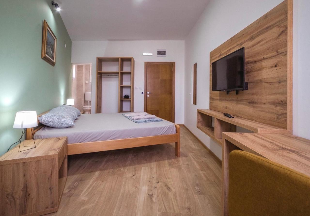 Zoe Pirot Apartment Bagian luar foto