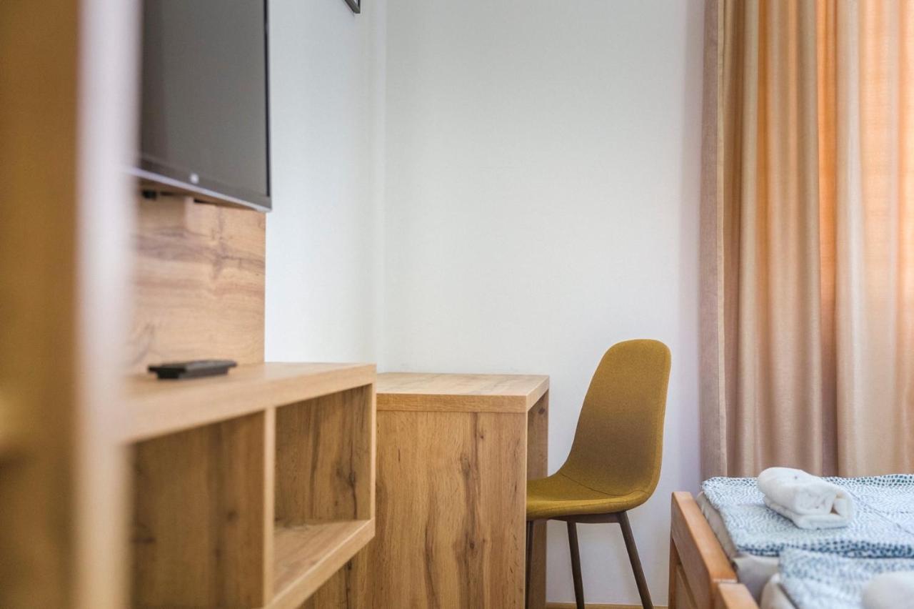 Zoe Pirot Apartment Bagian luar foto