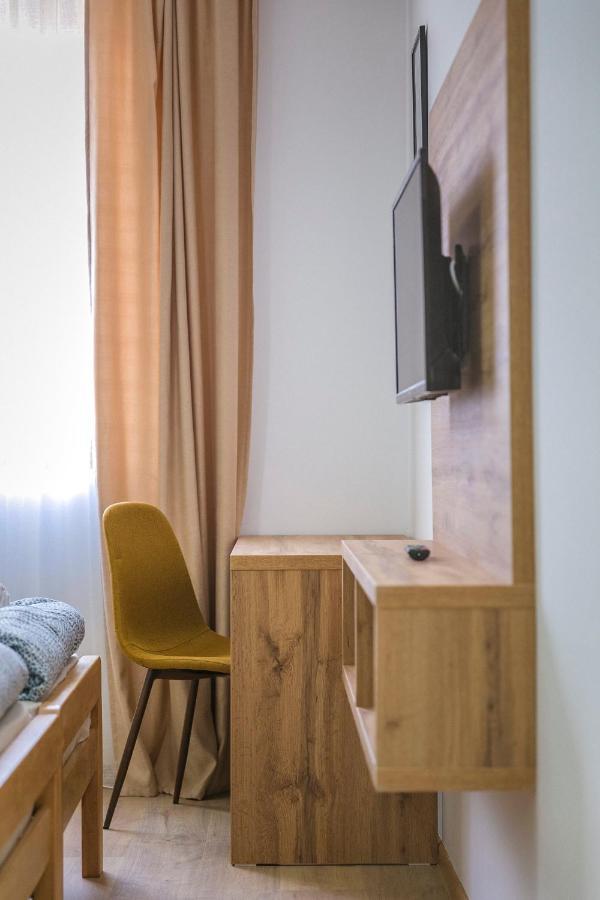 Zoe Pirot Apartment Bagian luar foto