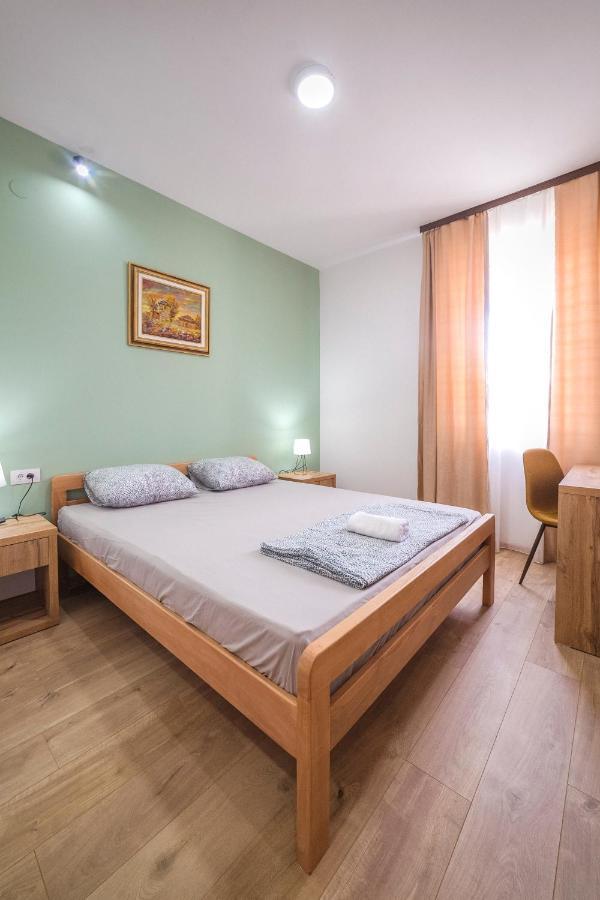 Zoe Pirot Apartment Bagian luar foto