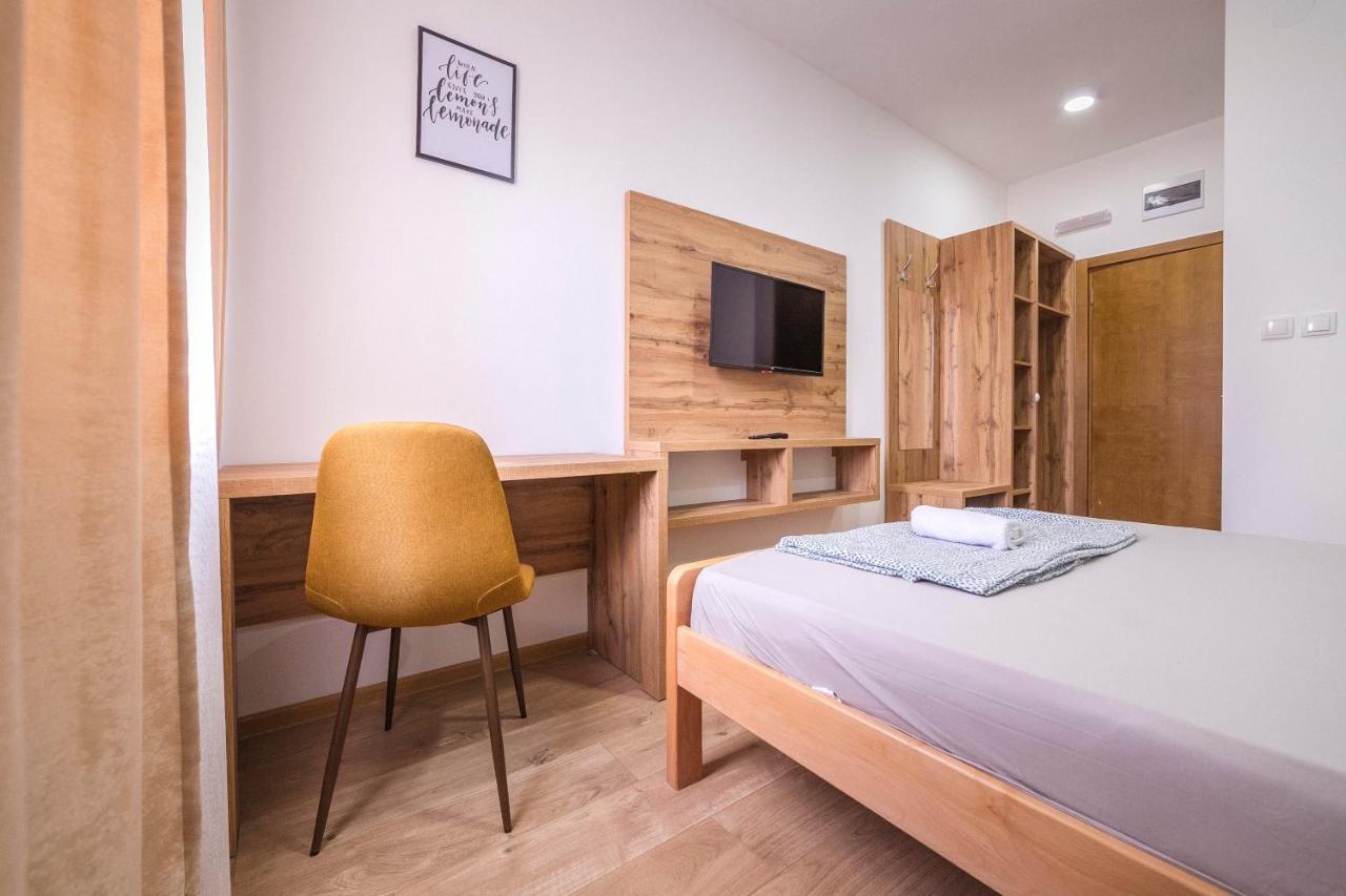 Zoe Pirot Apartment Bagian luar foto