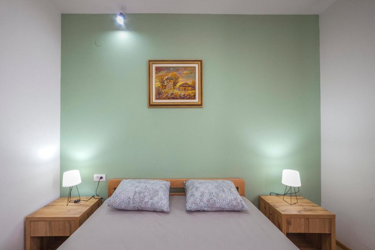 Zoe Pirot Apartment Bagian luar foto